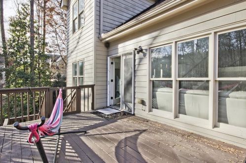 1898 Connemara Dr, Atlanta GA  30341-1565 exterior