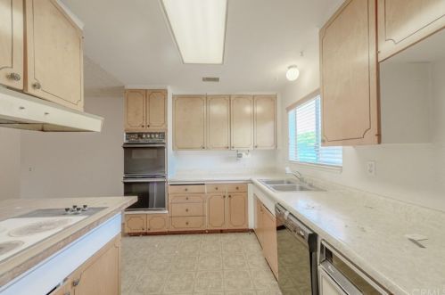 5985 Kitty Hawk Dr, Riverside CA  92504-1445 exterior