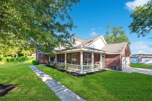 1016 Chateau Wood Pkwy Dr, Conroe TX  77385-9771 exterior