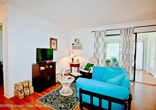 62 Manchester Ct, Tinton Falls NJ  07701-5496 exterior