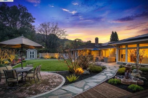 7759 Country Ln, Pleasanton, CA 94566-9744