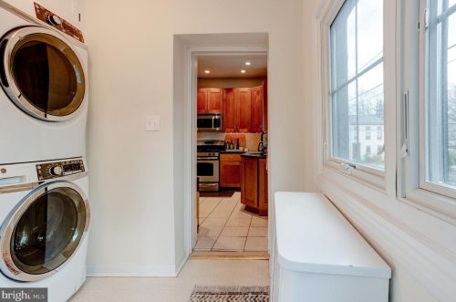 301 Gravers Ln, Philadelphia PA 19118-2802 exterior