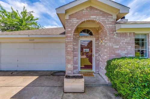 10229 Brea Canyon Rd, Fort Worth, TX 76108-4953