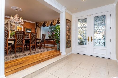 1629 Heather Ridge Dr, Glendale CA  91207-1035 exterior