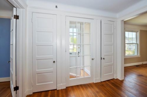 40 Grove Ave, Westerly, RI 02891-1805