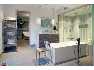 1352 Miller Dr, Los Angeles CA  90069-1437 exterior