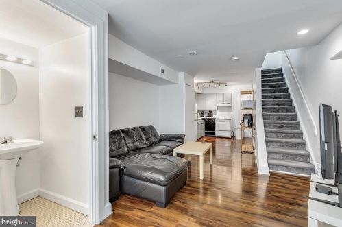 308 Bainbridge St, Philadelphia, PA 19147-1544