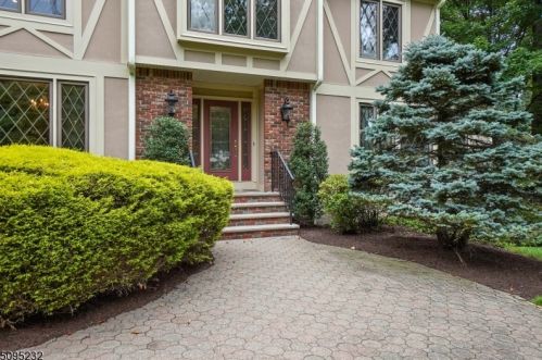 14 Laurel Hill Dr, Dover, NJ 07869-4627