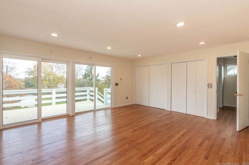 33 Camelot Dr, Upper Stepney CT  06468-2004 exterior