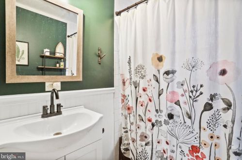 1195 Warden Lake A B Dr, Wardensville WV  26851-8192 exterior