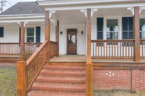 49 Cottage St, Graniteville, SC 29829-2501