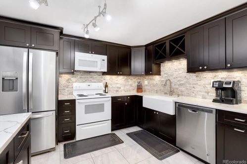 909 Pearl St, Denver, CO 80209-4235