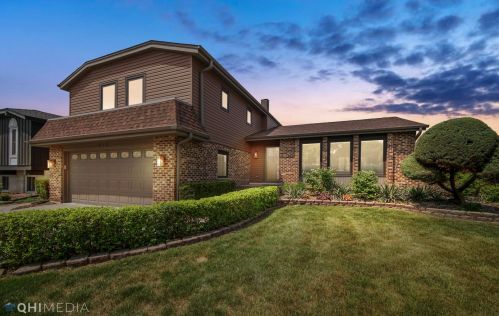 848 Kings Point Dr, Addison, IL 60101-1710