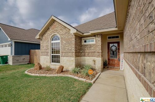 505 Mason Cir, Victoria, TX 77904-2953