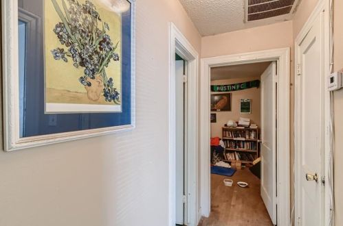 1301 Alegria Rd, Austin TX  78757-3217 exterior