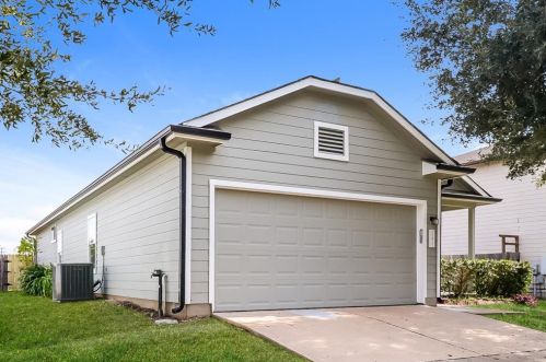 11817 Bastrop St, Webberville TX  78653-4928 exterior