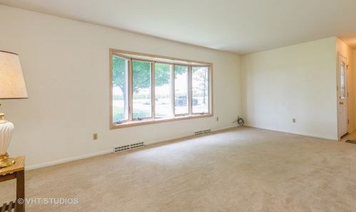 15354 Plank Rd, Sycamore IL  60178-8743 exterior