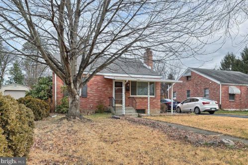 3715 Green St, Harrisburg, PA 17110-1542