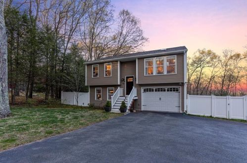 112 Read School House Rd, Coventry, RI 02816-8702