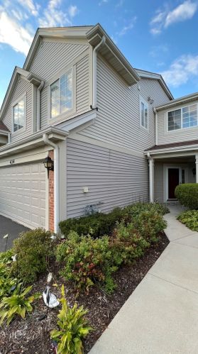 434 Thornhill Ln, Palatine, IL 60074-7083