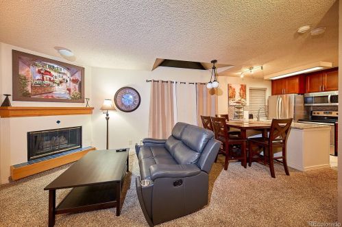 6380 Boston St, Englewood CO 80111-5318 exterior