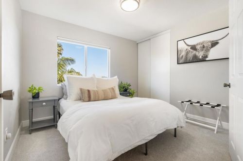 1938 White Birch Dr, Vista CA  92081-7316 exterior