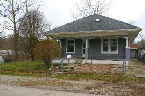 306 Indiana Ave, Aurora, IN 47001-1028