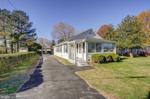 12068 Center St, Remington, VA 22734-2141