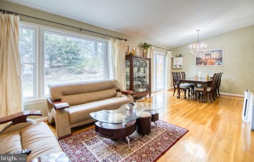 1008 Robroy Dr, Silver Spring MD exterior