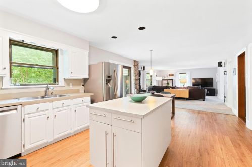 195 Bradley Ave, Tavistock, NJ 08033-2900
