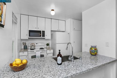 2071 Olivera Rd, Concord, CA 94520-5480