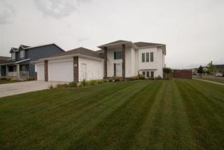 4701 Lavonne Ct, Fargo, ND 58104-6038
