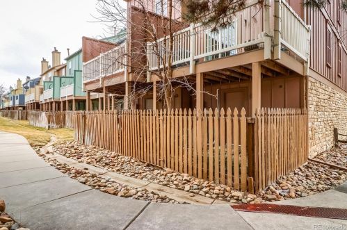 11894 Kepner Dr, Aurora CO 80012-3285 exterior