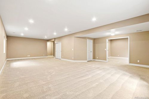 4885 Riviera Way, Aurora CO 80015-4708 exterior