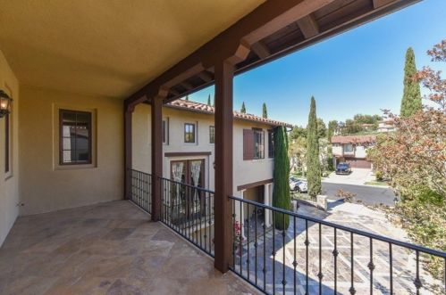 25 Blue Smt, Irvine CA  92603-0168 exterior
