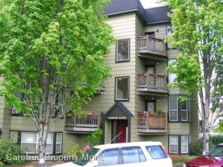 1525 14th Ave, Portland OR  97209-2577 exterior