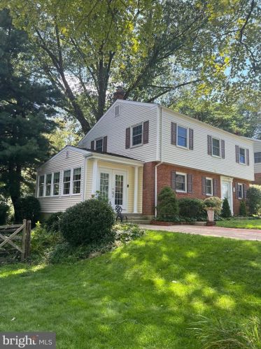 8408 Chippewa Rd, Philadelphia, PA 19128-1206