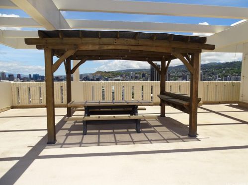 1655 Makaloa St, Honolulu HI  96814-3946 exterior