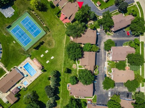 1604 Gingercreek Ct, Sycamore IL 60178-2722 exterior