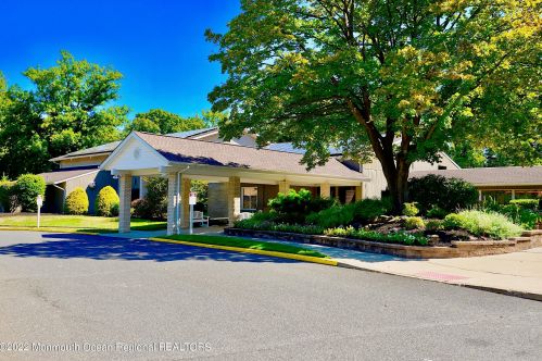 62 Manchester Ct, Tinton Falls NJ  07701-5496 exterior