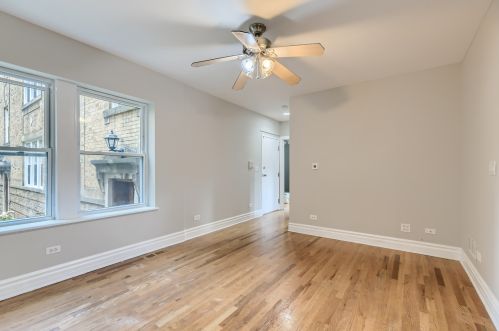 4724 Kenneth Ave, Chicago, IL 60630-4005
