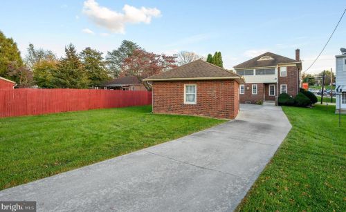 1002 York St, Hanover PA 17331-3360 exterior