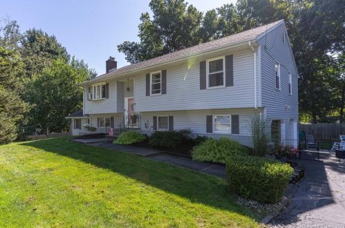 25 Schwab Ter, Wallingford, CT 06492-1649