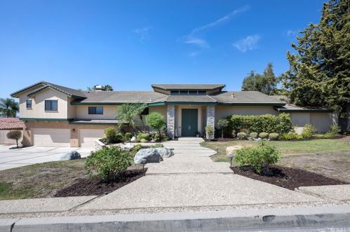 1350 Dana Pl, Fullerton, CA 92831-1109