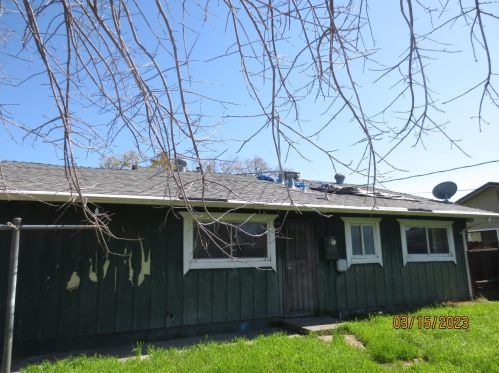 1050 Dos Palos Ave, Dos Palos, CA 93620-2206