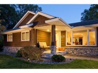 14851 Gatewood Dr, Hopkins, MN 55345-6730