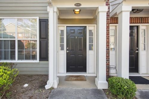 2084 Del Lago Cir, Kennesaw, GA 30152-8285