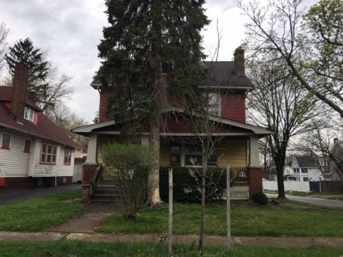 1082 146th St, Cleveland, OH 44110-3339