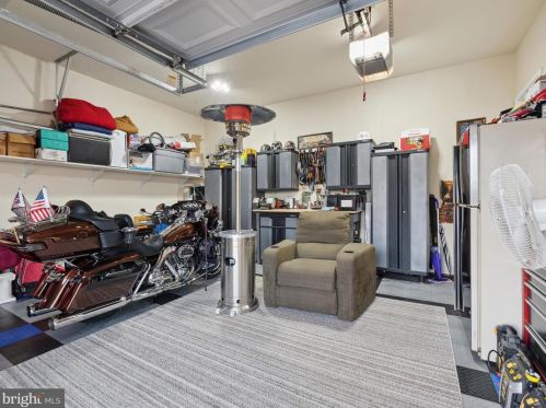 41 Cypress Point Ct, Charles Town WV  25414-3928 exterior