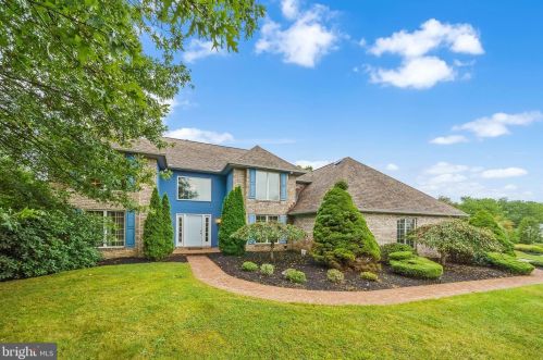 102 Golf Cir, New Schaefferstown, PA 19506-9501